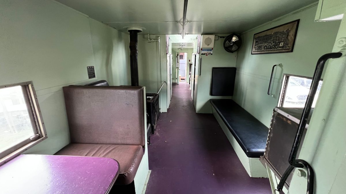01188 SCL Caboose Interior
